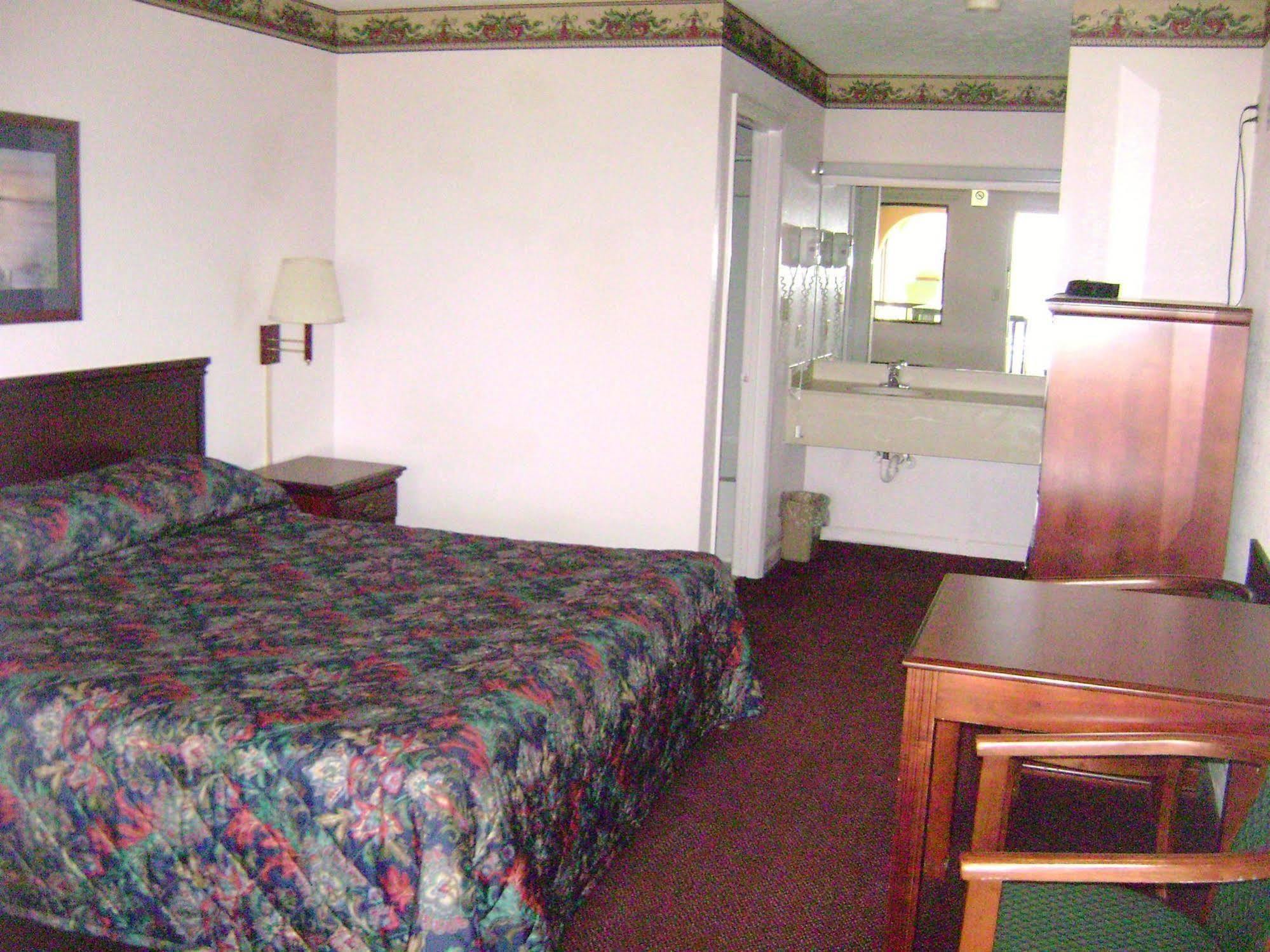 Garden Inn & Suites Hogansville Room photo